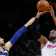 Illustration for article titled Dwyane Wade Hits Game-Winner While Paying Tribute To Parkland Student